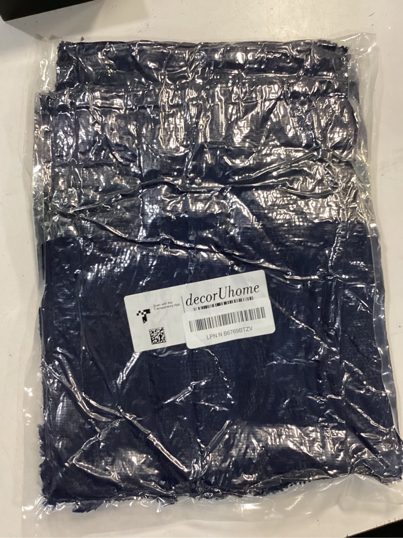 Condition photo showing New/Like New for decorUhome Throw Pillow Covers 24x24 Inch Set of 2, Soft Plush Faux Wool Navy Blue Solid Couch Pillow Covers, Accent Farmhouse Neutral Square Pillow Cases for Sofa Bed Living Room Home Decor 24" x 24" (Pack of 2) Navy Blue