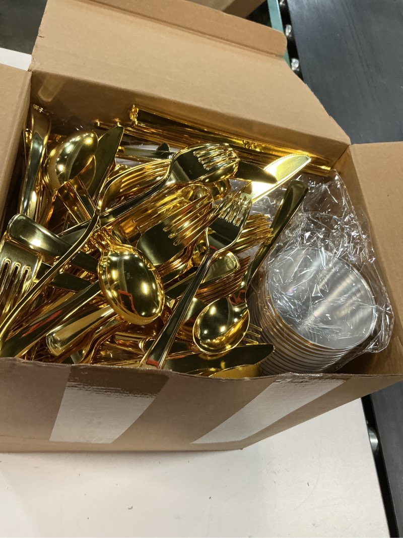 Condition photo showing Good Condition for 280 Pcs Christmas Plastic Dinnerware Set, Christmas Disposable Plates Includes Dinner Plates Cups Dessert Plate Xmas Paper Napkins Forks Knives Spoons Supplies for Xmas