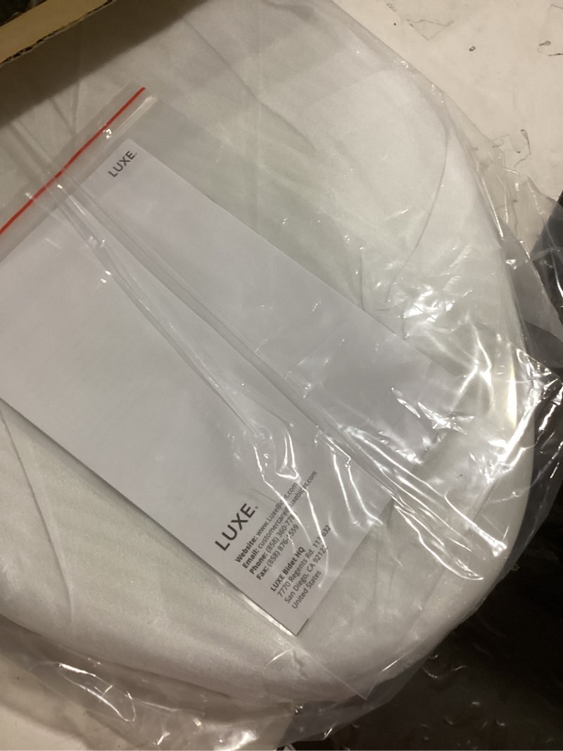 Condition photo showing New/Like New for luxe ts1008e elongated comfort fit toilet seat with slow close, quick release hinges, and non-slip bumpers (white)