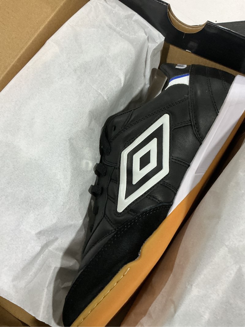 Condition photo showing Good Condition for Umbro Men's Speciali Pro 98 Indoor Soccer Shoe 11 Black