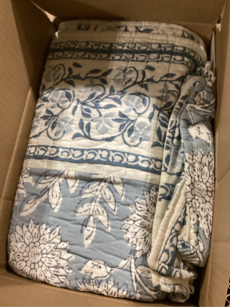 Condition photo showing Good Condition for Levtex Home Adare Blue Reversible King/Cal King Quilt Set (106x92in) with 2 Pillow Shams (36x20in) - Floral Bedding - Blue White - Cotton King Size Quilt Bedding Set - Lightweight, Soft, Pre-Washed King/Cal King Quilt Blue