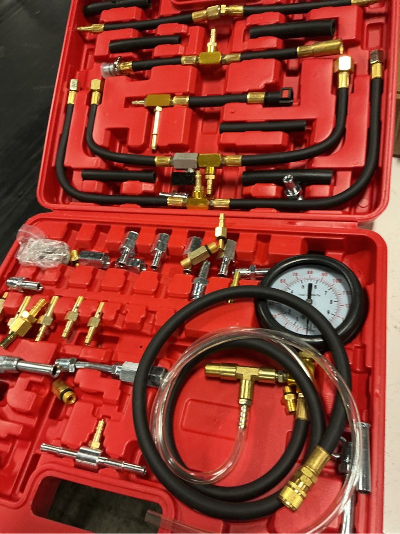 Condition photo showing New/Like New for betooll pro fuel injection pressure tester kit gauge 0-140 psi