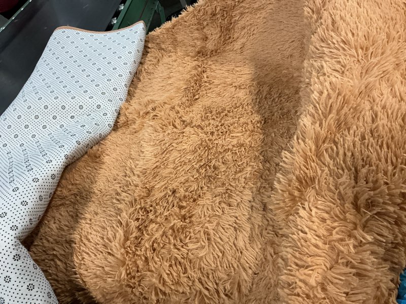 Condition photo showing Good Condition for LOCHAS Ultra Soft Indoor Modern Area Rugs Fluffy Living Room Carpets for Children Bedroom Home Decor