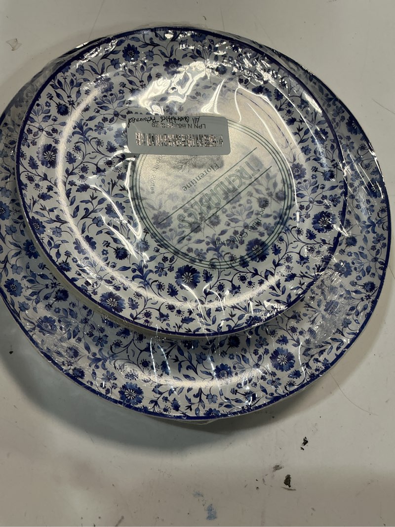 Condition photo showing New/Like New for Trendables Heavy Duty Paper Plates Set For 32 Guests - 32 Each Of 8-inch And 10-inch Disposable Plat