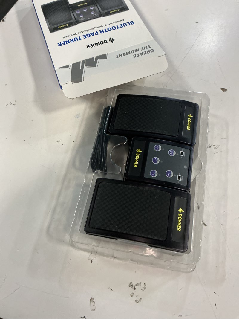 Condition photo showing Good Condition for donner wireless bluetooth page turner pedal for ipad tablets phone foot pedal rechargeable,black