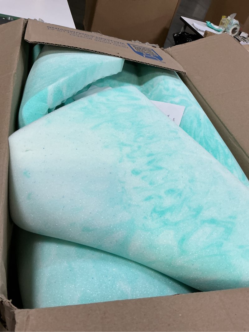 Condition photo showing Good Condition for SINWEEK Mattress Topper Memory Foam Mattress Topper 1.5 Inch Queen Soft Mattress Pad for Pressure Relief, 5-Zone Design, CertiPUR-US Certified, Green Queen 1.5 Inch-Green