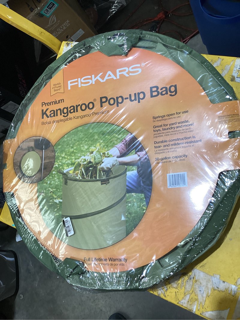 Condition photo showing Good Condition for fiskars kangaroo 26 in. pop-up garden bag