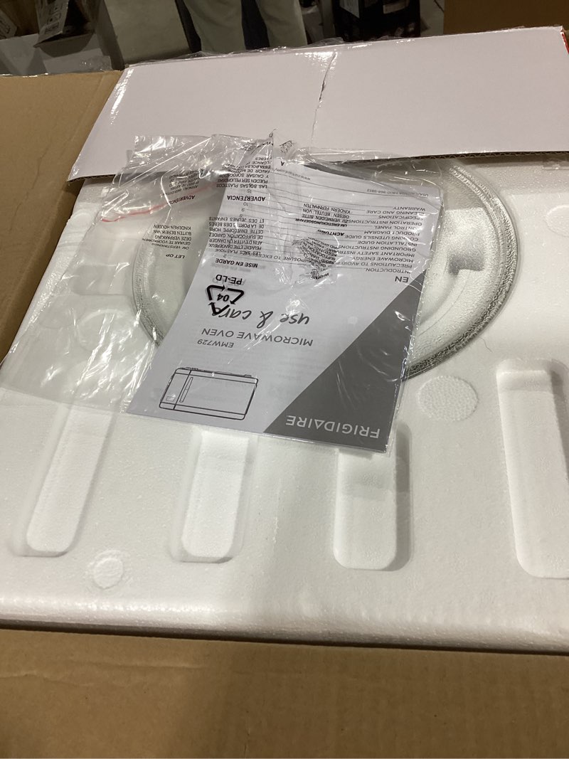 Frigidaire Countertop Microwave - Digital Control Panel - 6 Auto Cooking Settings - 10 Power Levels 