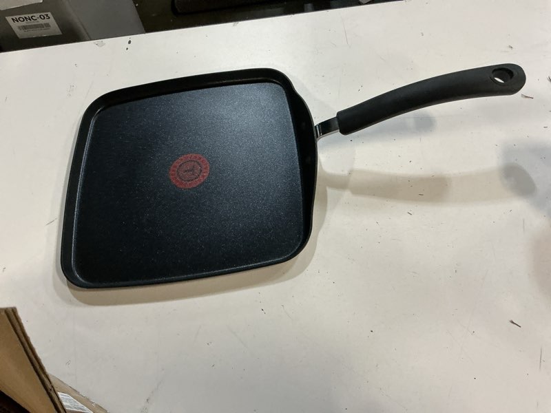 Condition photo showing New/Like New for t-fal ultimate hard anodized nonstick griddle 10.25 inch oven broiler safe 500f cookware, pots and pans, dishwasher safe grey 10.25-inch griddle