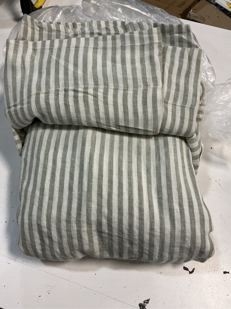 Condition photo showing Good Condition for european linen sheet set, king, willowleaf/white stripe
