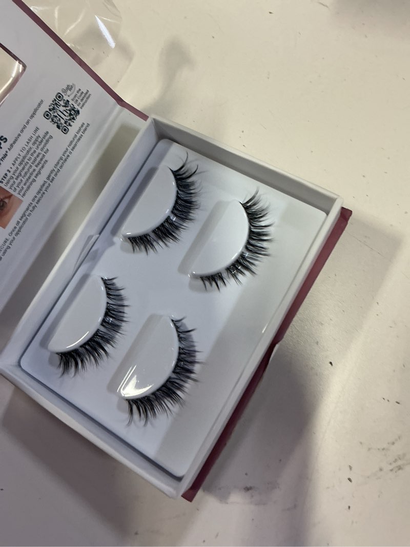 Condition photo showing Good Condition for flutterhabit the bestie preptech classic 6 pair underlash extensions, 6–14mm tapered lash clusters, reusable under lash eyelashes for at home application, light volume cat eye, adhesive required bestie (preptech)