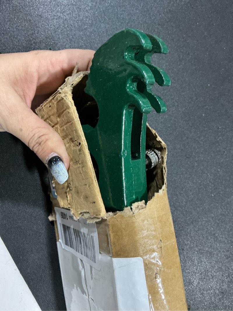 Condition photo showing Good Condition for 24 inch heavy duty chain oil filter wrench, adjustable long handle tool fits max 12.6 inch diameter 24 inch-green