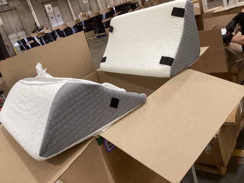 Condition photo showing Good Condition for bedluxe wedge pillow headboard, 3pcs orthopedic bed wedge pillows set for after surgery, adjustable pillow wedge for acid reflux&back pain relief, sleeping, back pillow for bed sitting up, white/grey white/grey adjustable 9&12 inch + 1 head pillow