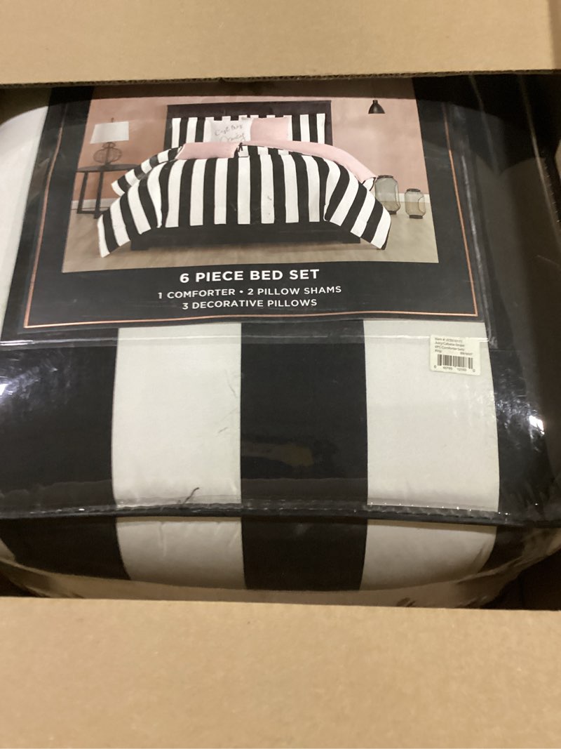 Condition photo showing New/Like New for juicy couture jyz010171 cabana stripe 6-piece reversible set, king, canaba stripe black cabana stripe black/white king