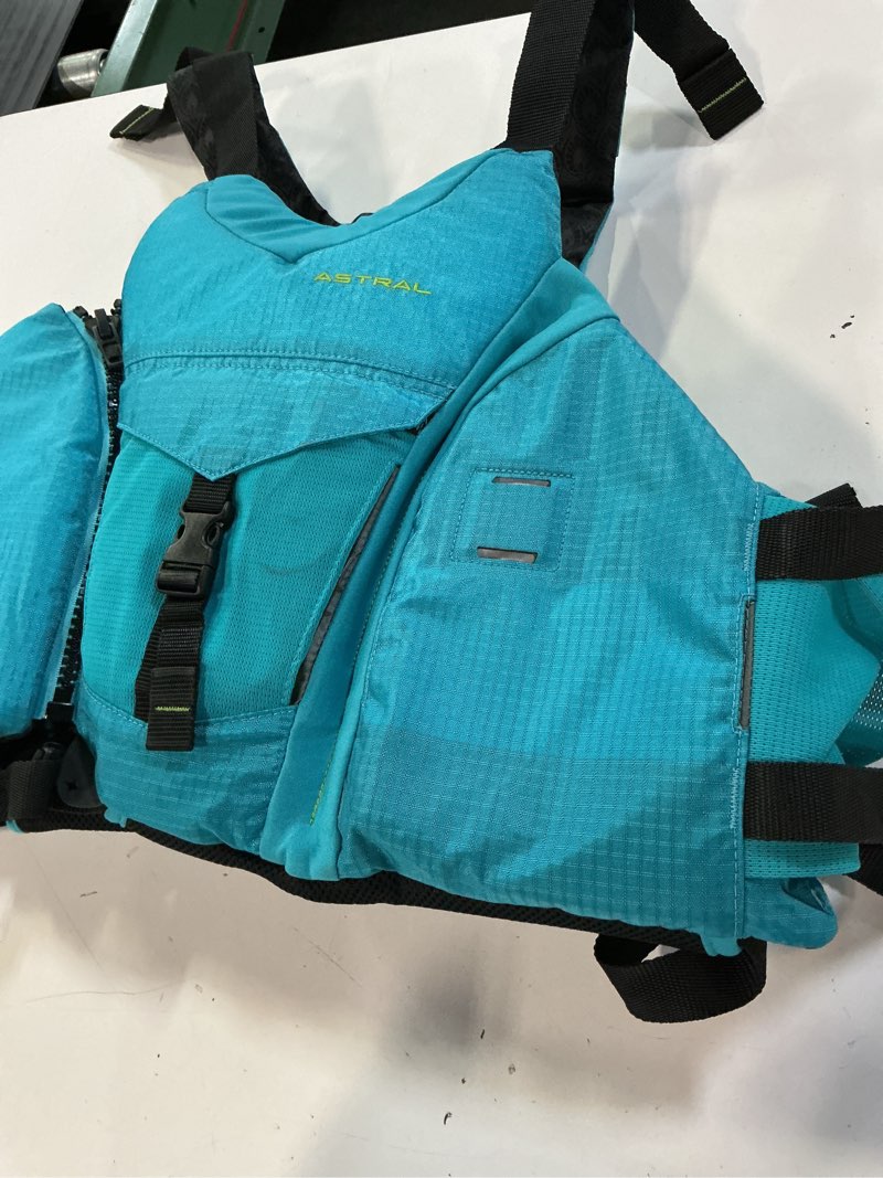 Condition photo showing Good Condition for layla personal flotation device - women's l/xl 