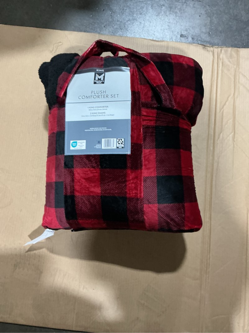Condition photo showing New/Like New for king, member's mark printed plush comforter set