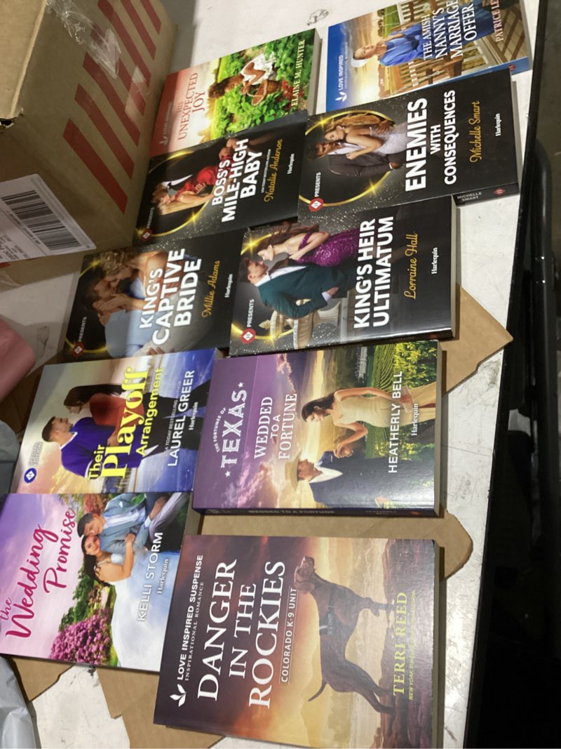 Condition photo showing Good Condition for 10 assorted love novels lot