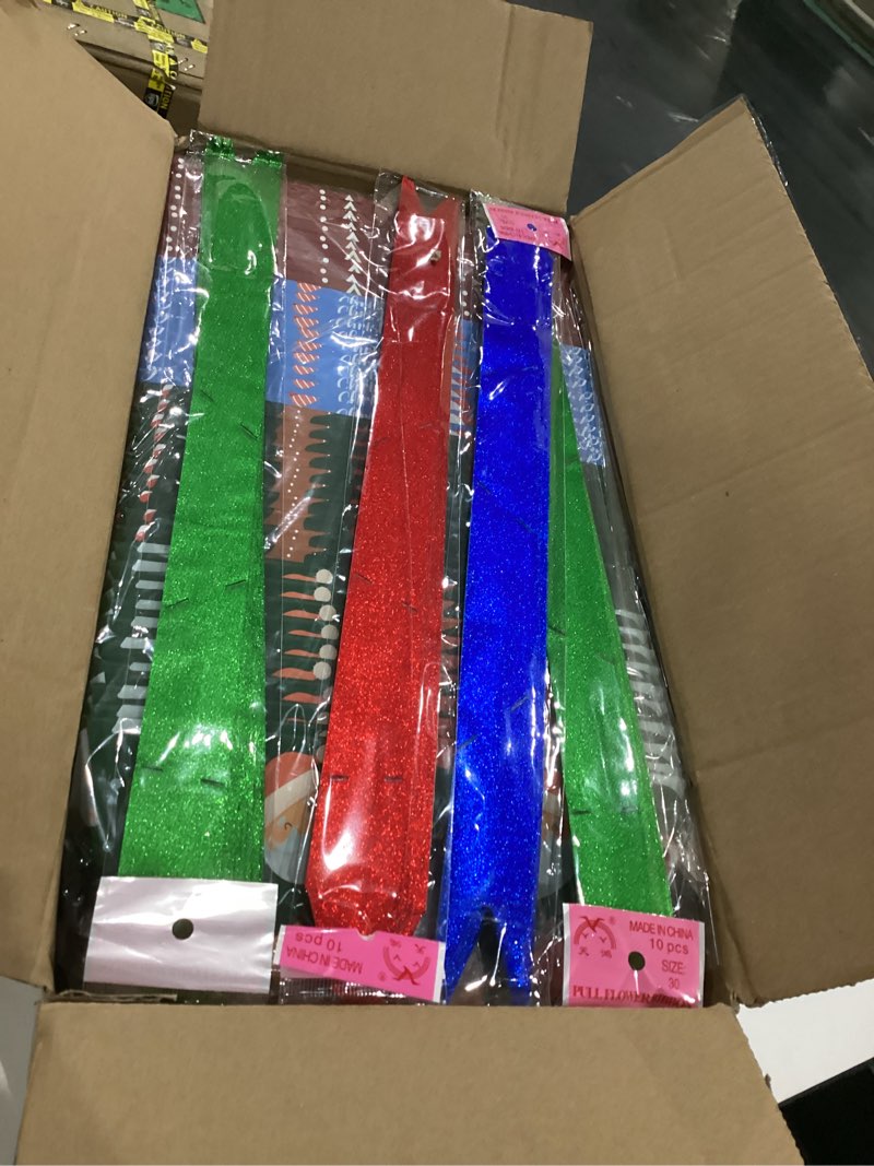 Condition photo showing Good Condition for Suttmin 120pcs Empty Gift Basket Set 10x8.5 Inch DIY Large Basket Kit 40 Empty Basket 40 Plastic Bags and 40 Pull Bows Wine Gift Basket Bags Kraft to Fill Bulk for Christmas(Santa)