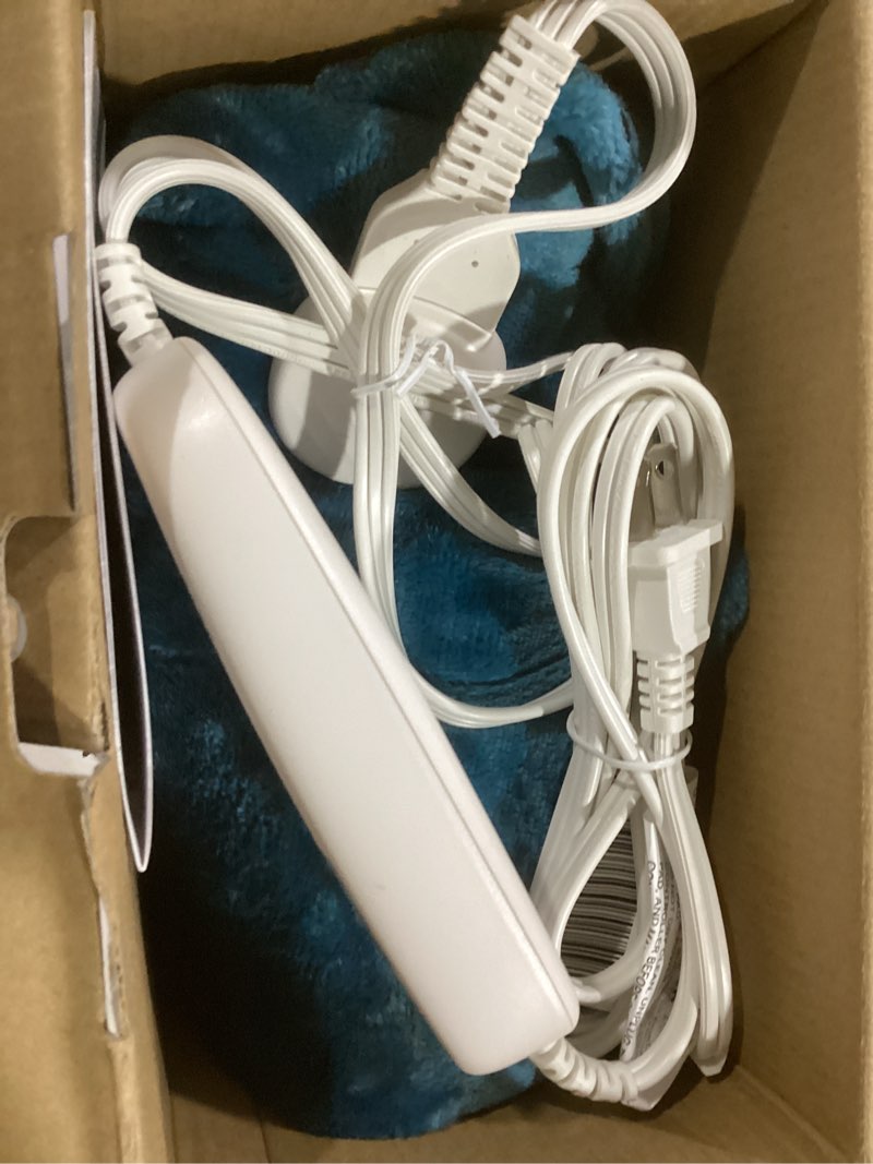 Condition photo showing Good Condition for RENPHO King Size Heating Pad for Back, Birthday Gifts for Women Men Mom Dad, FSA Eligible, 24"x37" XL Large Weighted Electric Heat Pad for Neck and Shoulders, ETL Certified, Blu 24"x37" H-blu
