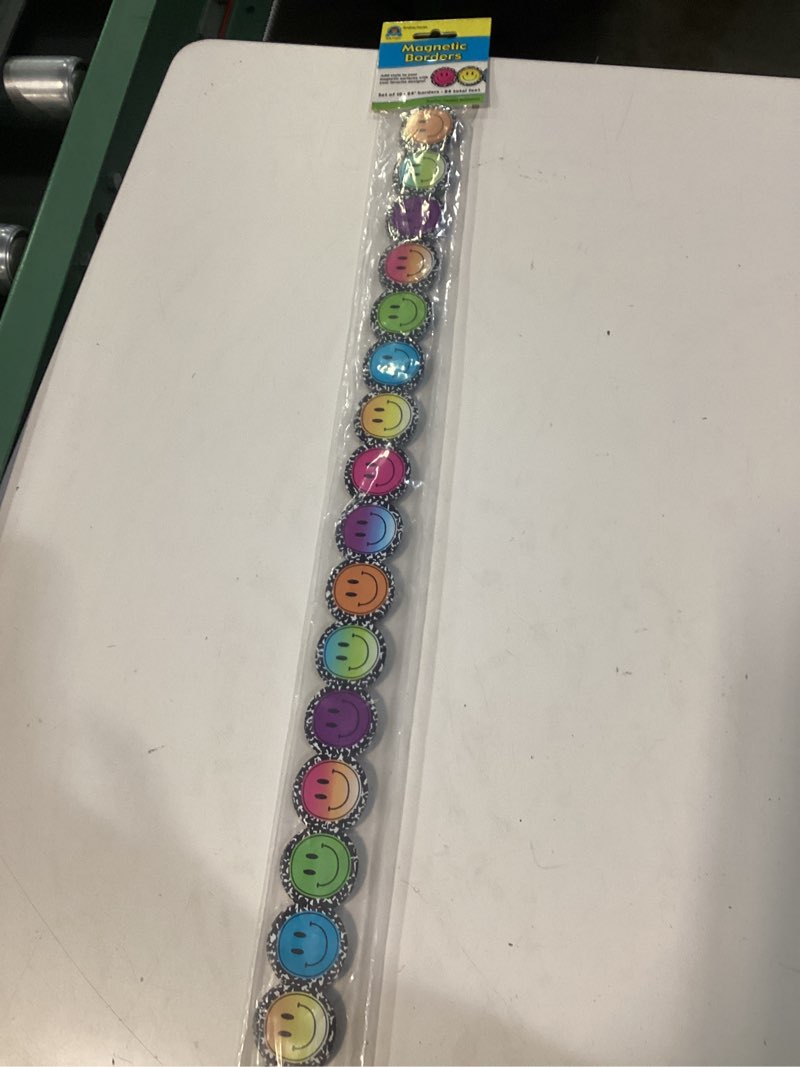 Condition photo showing New/Like New for teacher created resources smiley faces magnetic border (tcr77571)