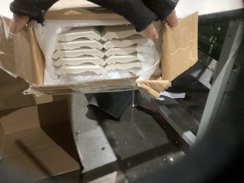 Condition photo showing Good Condition for art3d ceiling crown molding trim 10-pack 47ft, high impact polystyrene decorative ceiling moulding - installed with glue, white white-2