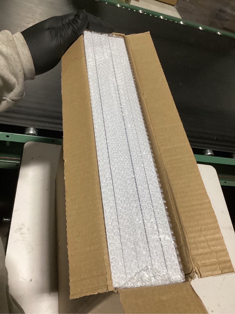 Condition photo showing Good Condition for upsimples 16x20 Picture Frame Set of 5, Display Pictures 11x14 with Mat or 16 x 20 Without, Wall Gallery Poster Frames, White White 16x20