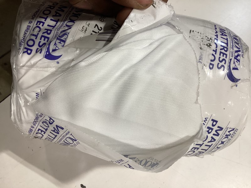Condition photo showing Good Condition for twin mattress pad protector waterproof, absorbent mattress pad twin cover quilted fitted mattress protector, mattress cover down alternative filling, deep pocket stretches up to 16 inch white twin 1