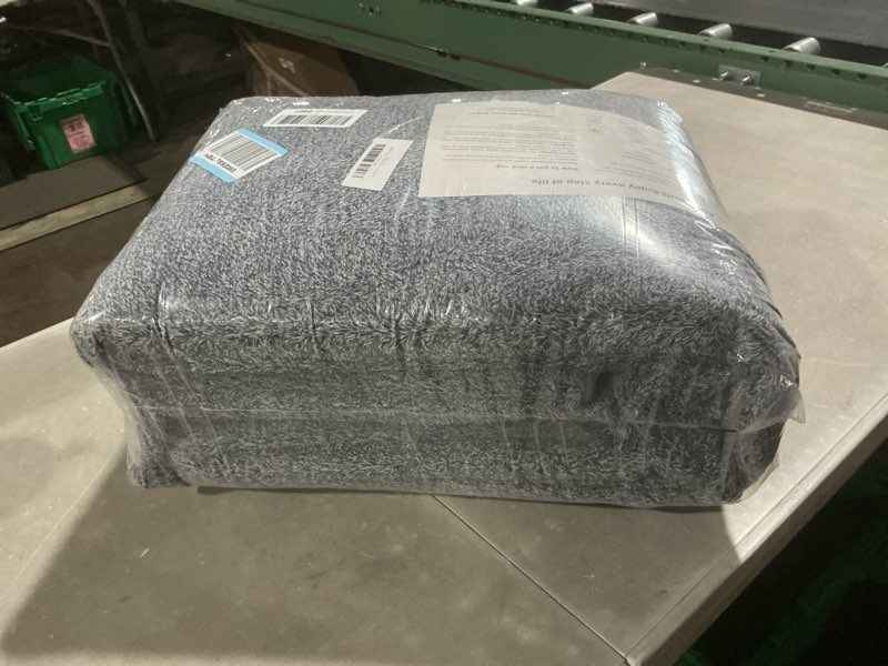 Condition photo showing Good Condition for finre?c 8x10 washable area rugs for bedroom living room, low pile thin rug solid color, non-slip carpet indoor for home decor (navy blue) navy blue 8' x 10' (rectangular)
