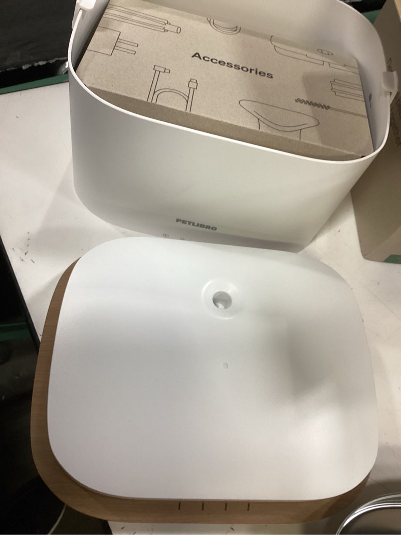 Condition photo showing Good Condition for petlibro upgrade cat water fountain, cordless cat fountain battery operated, app monitoring 3l/101oz dockstream 2 pet water fountain with stainless steel tray, 5ghz wifi dog water bowl dispenser white fountain