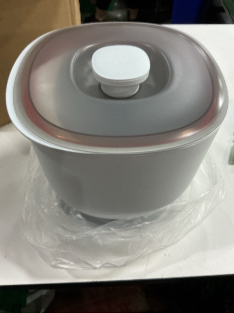 Condition photo showing New/Like New for ctime airtight cat food container for small dog bird pet treats & dry food -6 lb(white)