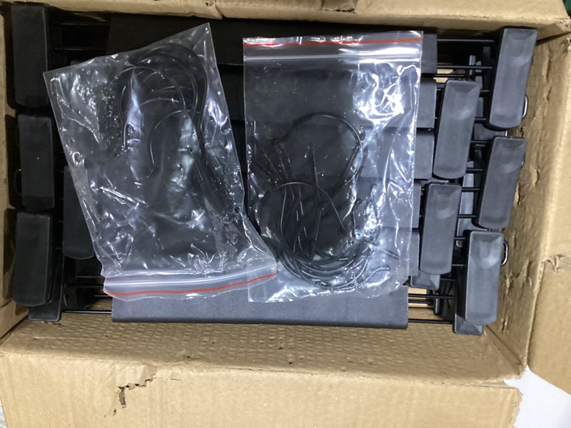 Condition photo showing Good Condition for GUANJUNE Clothes Pants Hangers, Space-Saving Skirt Holders with 360 ° Swivel Hooks, Adjustable Clips