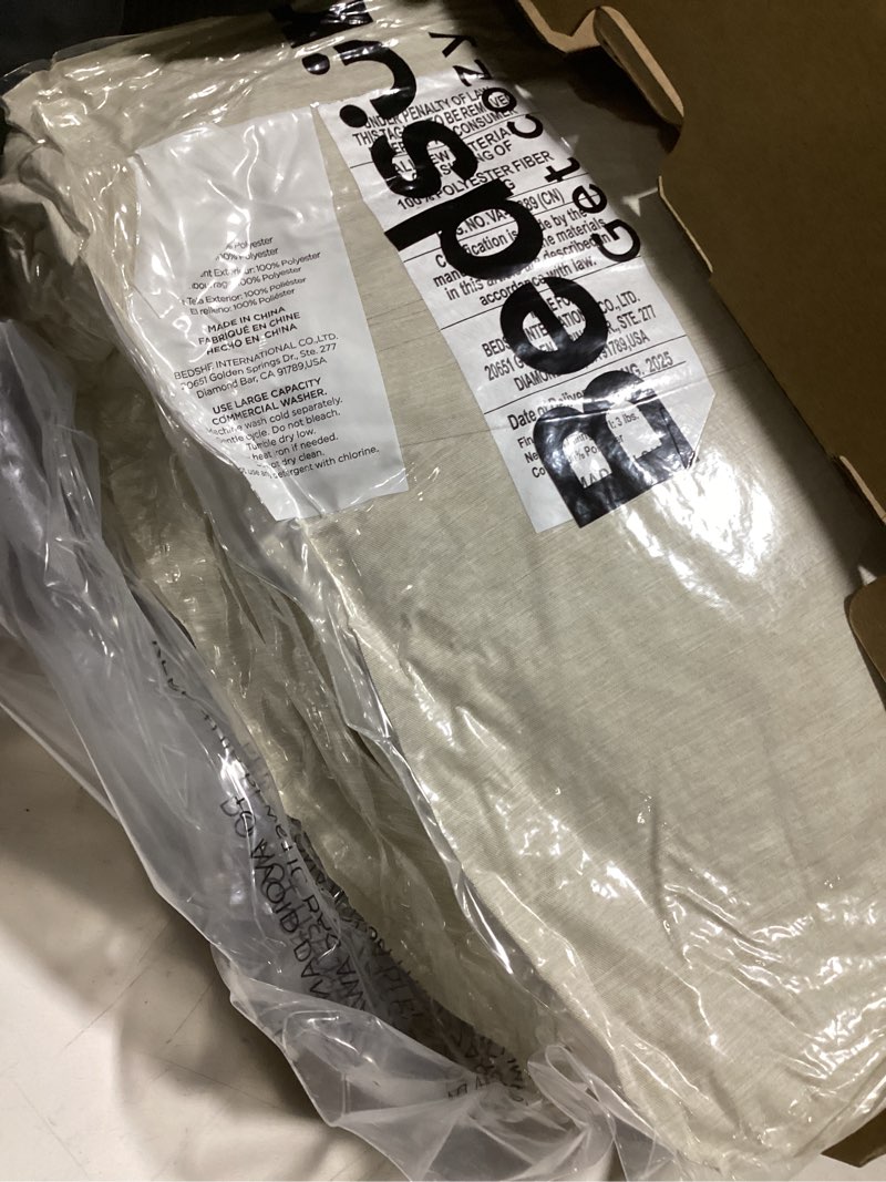 Condition photo showing New/Like New for bedsure california king comforter set - beige soft bedding for all seasons, cationic dyed bed set, 3 pieces, 1 california king size comforter (104"x96") and 2 pillow shams (20"x36"+2") california king 05 - beige