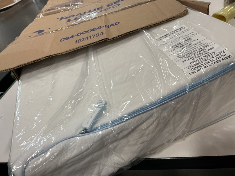 Condition photo showing New/Like New for SEALY Dreamlife Standard Size Contour Memory Foam Pillow with Surface Guard Technology, Removable Machine-Washable Cover, 1 Year Limited Warranty