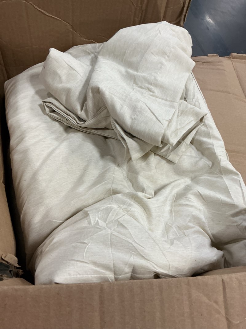 Condition photo showing Good Condition for Bedsure King Size Comforter Set - Beige King Comforter Set, Soft Bedding for All Seasons, Cationic Dyed Bedding Set, 3 Pieces, 1 Comforter (104"x90") and 2 Pillow Shams (20"x36"+2") King 05 - Beige
