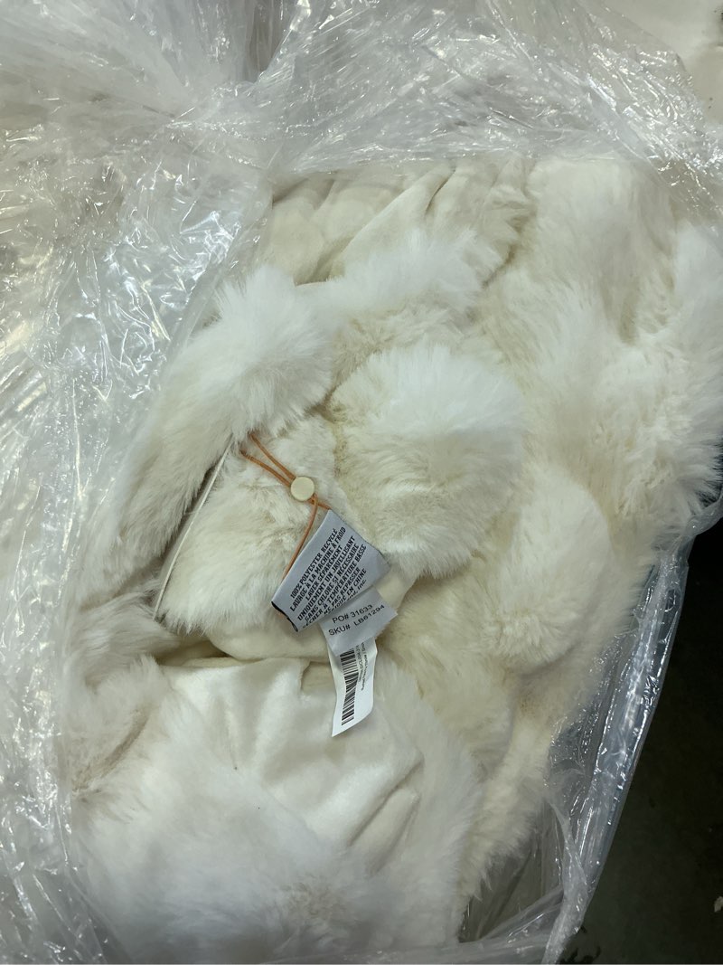 Condition photo showing Good Condition for ruched faux fur throw, 50x60, snow