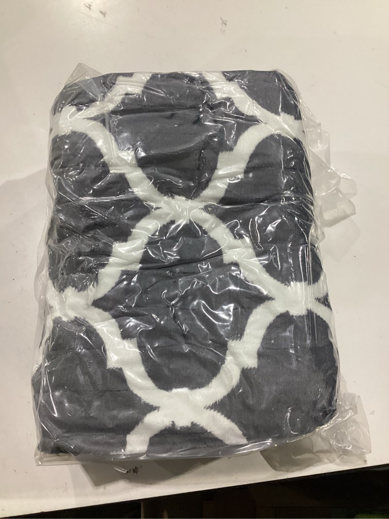 Condition photo showing New/Like New for homemate heated blanket electric throw - 50“x60“ heating blanket with 10 fast heat levels 8 hours auto off soft cozy flannel over-heated protection etl certification keep warming in home grey geometry 50"x60"inch