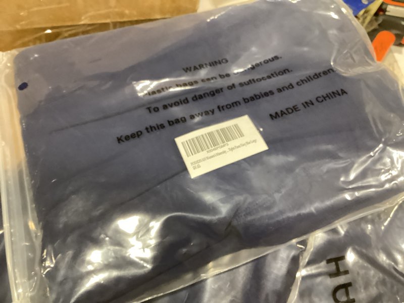 Condition photo showing Good Condition for POSHDIVAH Women's Maternity Fleece Lined Leggings with Pockets Over The Belly Pregnancy Thermal Warm Winter Workout Pants Navy Blue Large