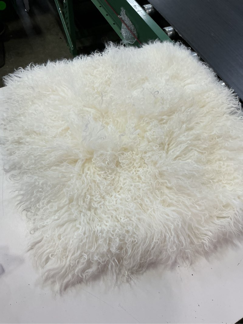 Condition photo showing Good Condition for luxe mongolian lamb pillow cover 20 x 20 