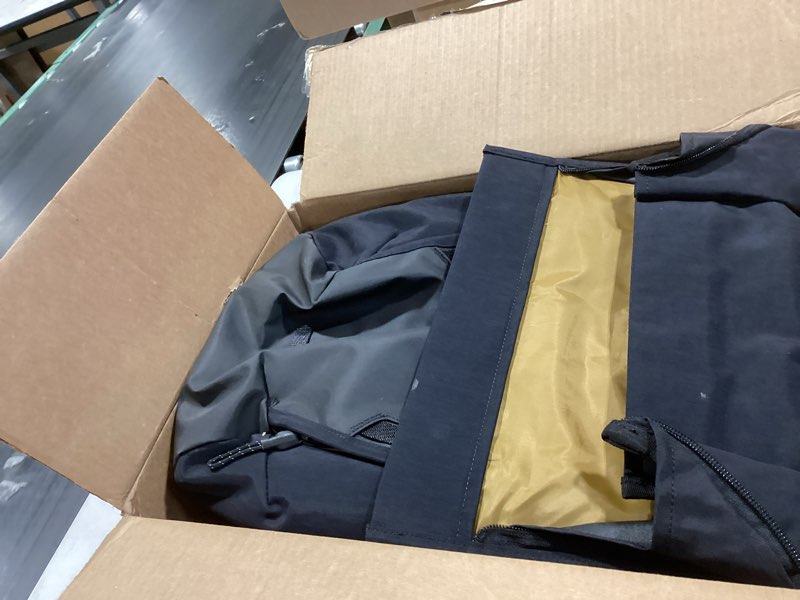 Condition photo showing Good Condition for Thule Paramount Commuter Backpack 27L, Black One Size Black