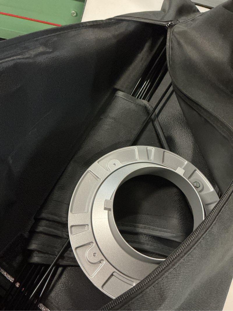Condition photo showing Good Condition for godox sb-ue octagon softbox 47"/120cm umbrella softbox reflector with honeycomb grid for speedlight flash (bowens mount)
