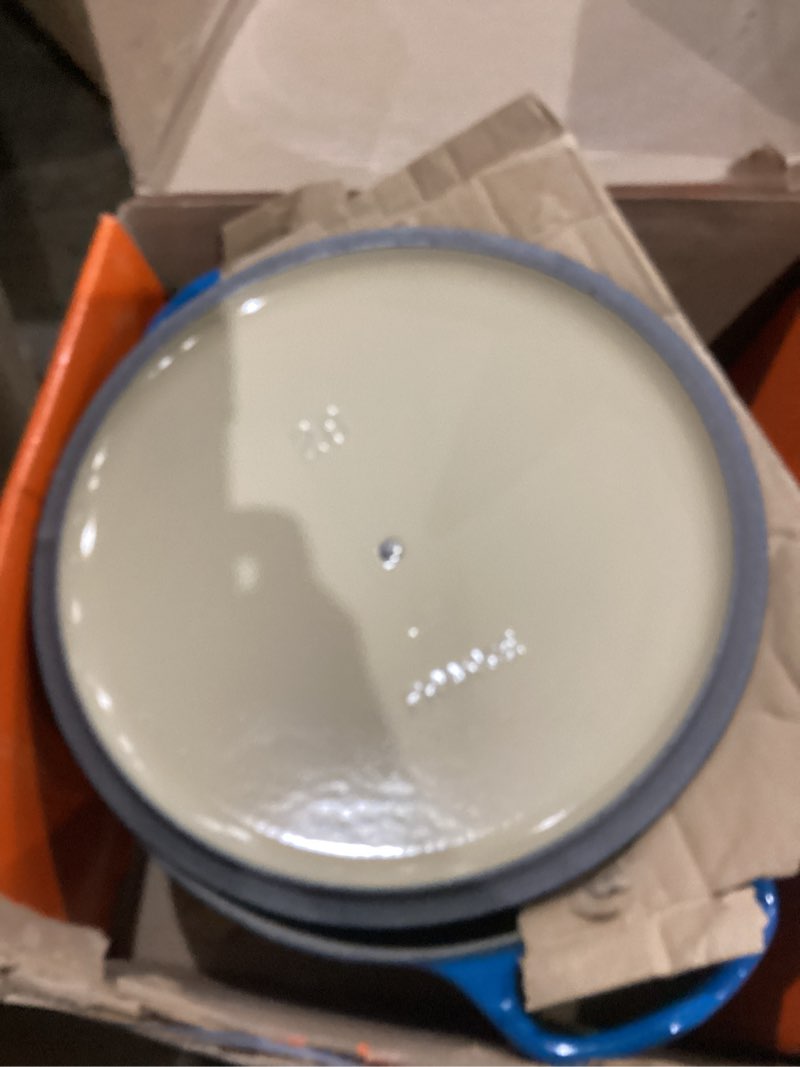 Condition photo showing Good Condition for Le Creuset Enameled Cast Iron Signature Round Dutch Oven, 7.25 qt., Marseille Marseille 7.25 Qt
