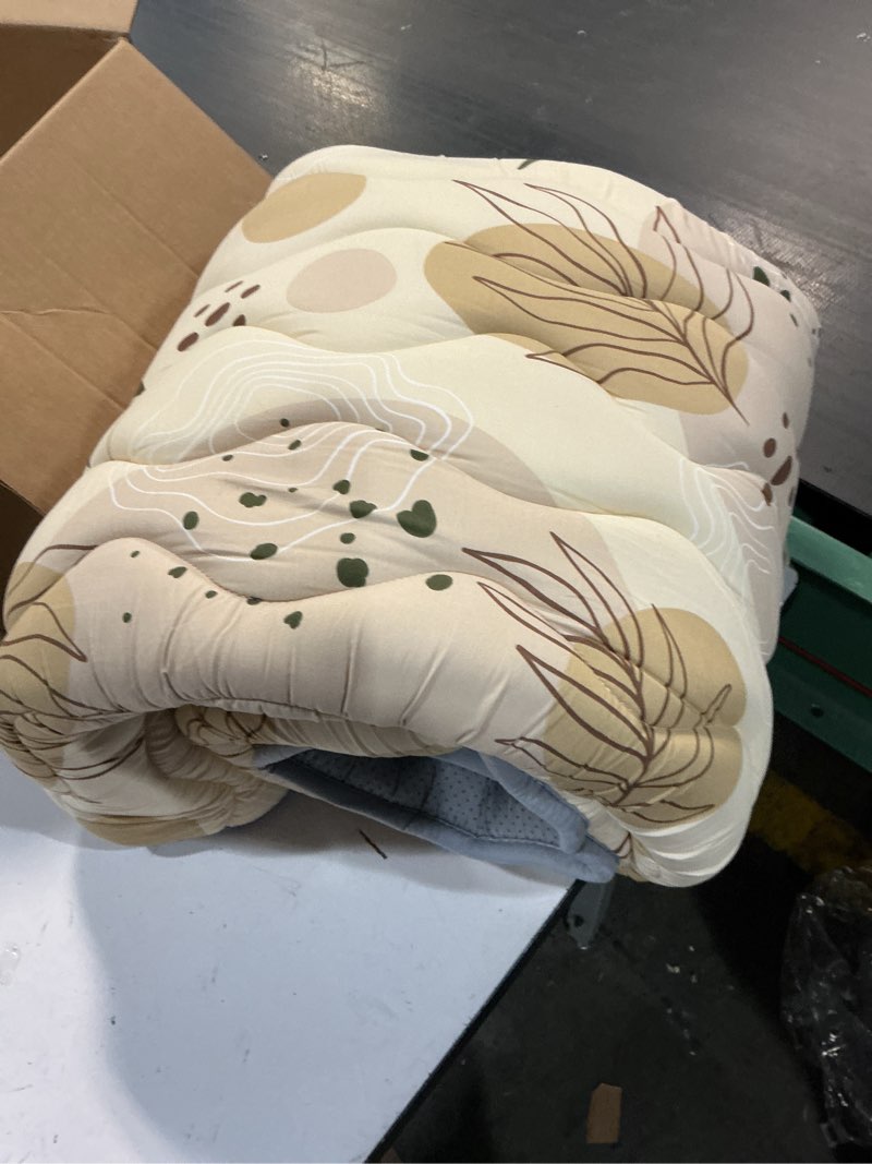 Condition photo showing Good Condition for Blissful Diary Baby Play Mats for Floor, 50x50 Playpen Mat, Thick Cushioning Padding Foam Playmat for Baby and Toddlers Infants, Non-Slip & Machine Washable, Earth Tones Design Earth Tones 50" X 50"