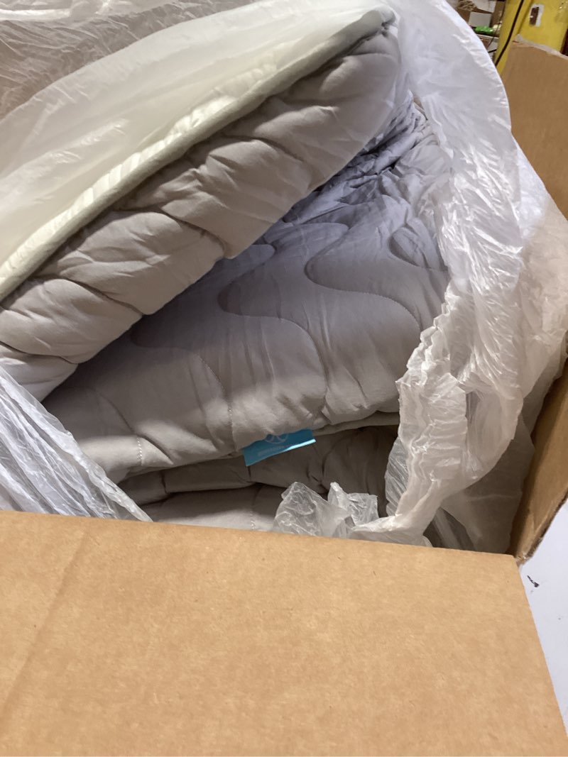 Condition photo showing Good Condition for japanese futon floor mattress, 100% high density comfortable foam, 3.5" thicken foldable mattress tatami mat sleeping pad, ideal for comfort and support, kids floor lounger pillow bed sofa (twin?