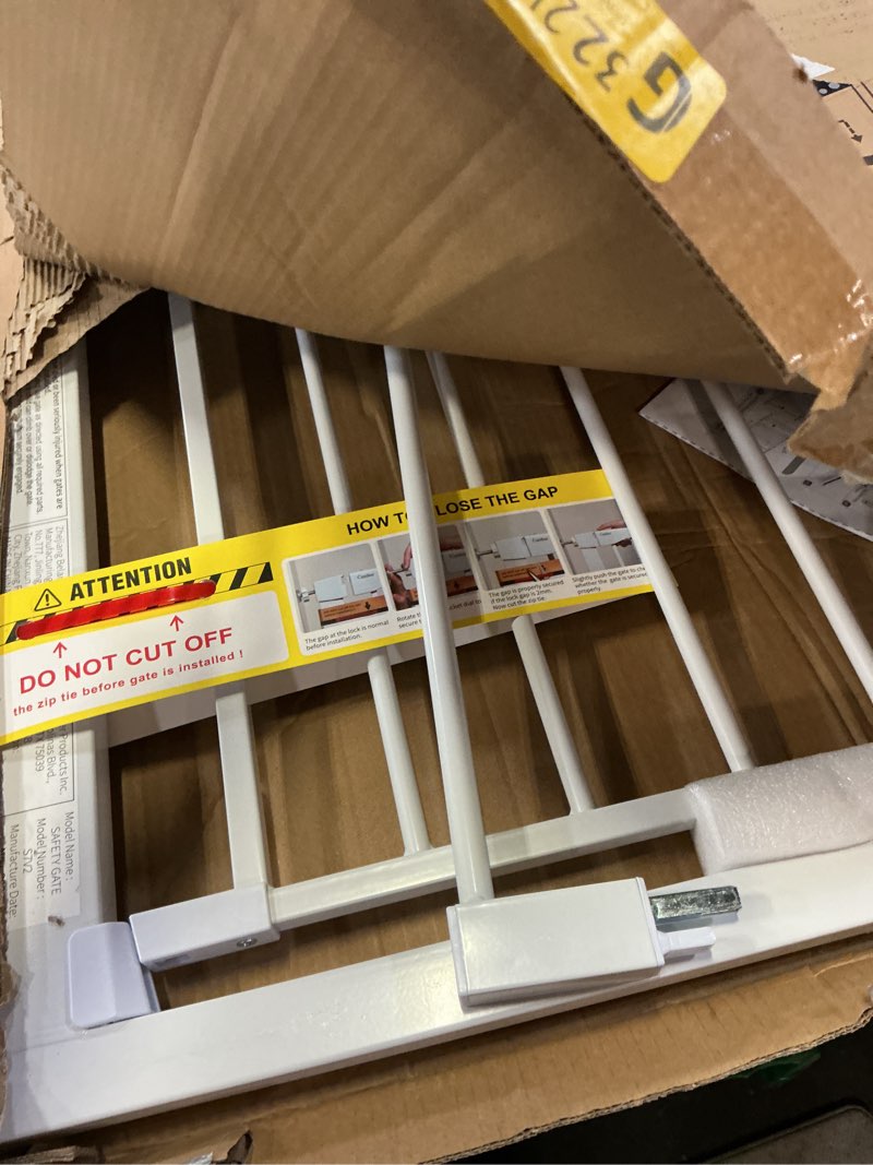 Condition photo showing Good Condition for cumbor 30-46" baby gate for stairs, auto close dog gate for doorways white | toddler safety essentials for the house, mom's choice awards winner-easy install pressure/hardware mounted pet gate for dogs