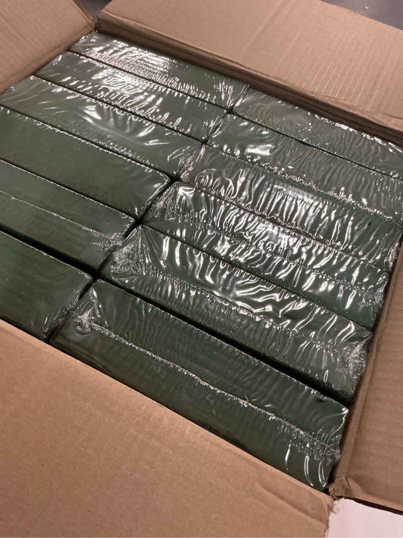 Condition photo showing Good Condition for 48 Pcs Floral Foam Blocks for Flower Arrangements, Rectangle Florist Foam Bricks, Foam Bricks Dry Wet for Fresh or Artificial Flowers Plant for Wedding, Birthdays and Garden Decorations, Green