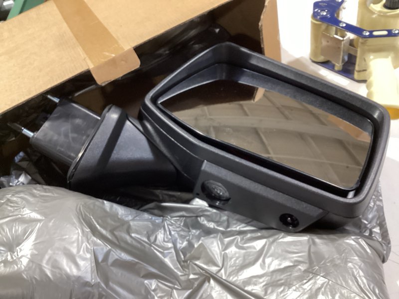 Condition photo showing Good Condition for right passenger side mirror compatible with 2019-2026 gmc sierra 1500 with power folding heated turn signal puddle light memory temperature sensor black replace#84898873 84732186(15pins)