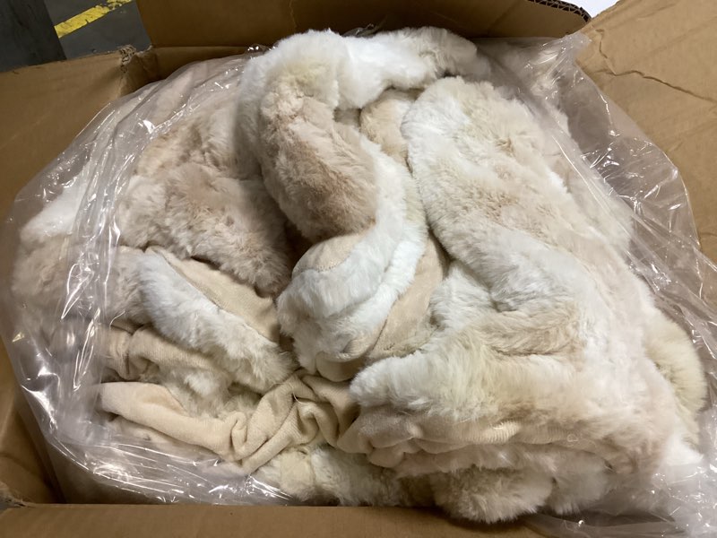 Condition photo showing Good Condition for Oversized Ruched Faux Fur Blanket - 60x80-Inch Jacquard Faux Fur Queen-Size Throw for Sofas and Beds - Luxurious Bedding by Lavish Home (Cream)