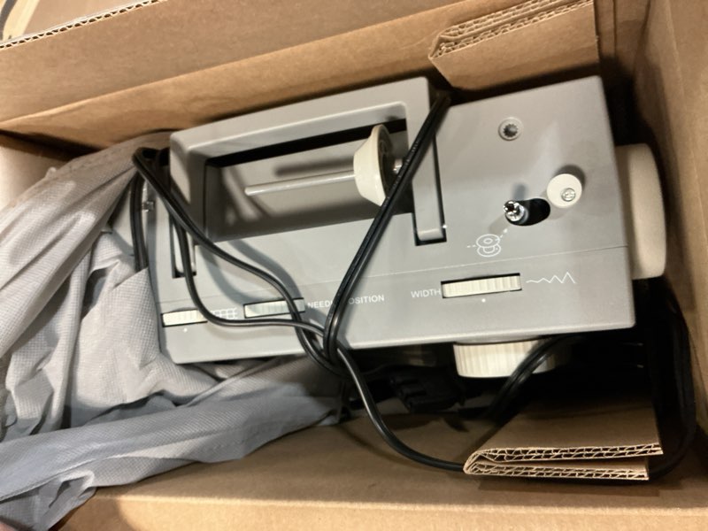 Condition photo showing Good Condition for singer® heavy duty 4423 sewing machine with 97 stitch applications