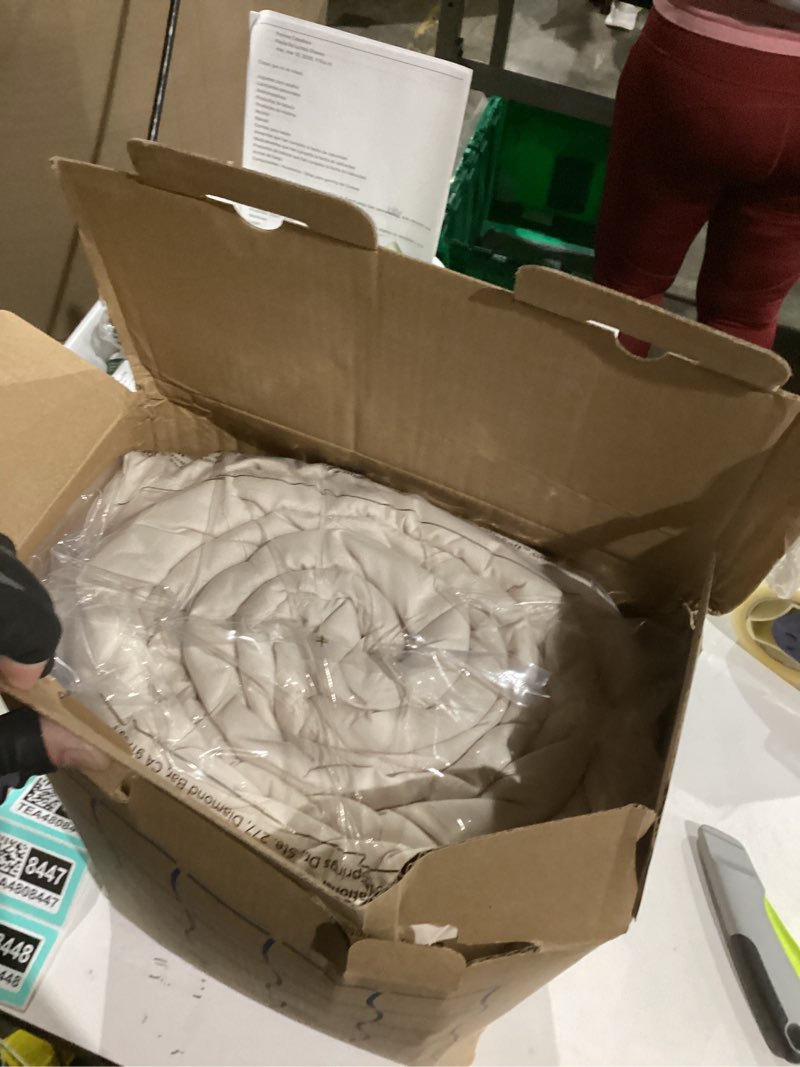 Condition photo showing New/Like New for Bedsure Comforter Duvet Insert - Quilted Comforters Queen Size, All Season Duvet, GentleSoft Down Alternative Bedding, with 8 Tabs, Gifts for Women/Men, Beige, Queen 88 x 88 Inches Beige Queen