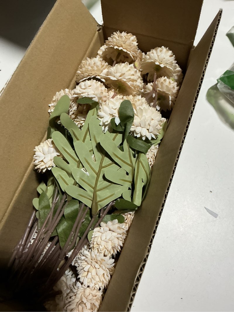 Condition photo showing Good Condition for mkono faux flowers for vase 10 pcs 20" artificial mums flowers with long stems fake silk chrysanthemum flower for diy bouquets centerpieces home decorations floral arrangement table (beige)